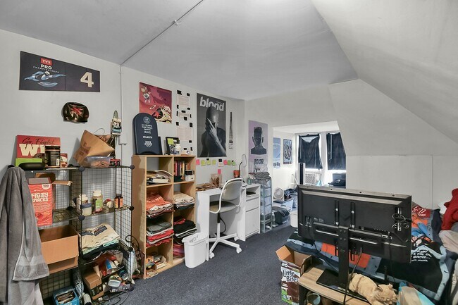 Building Photo - 1508 Summit St