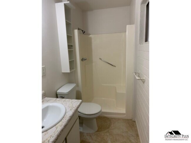 Building Photo - 3 bedroom 2 bath home centrally located in Casa Grande