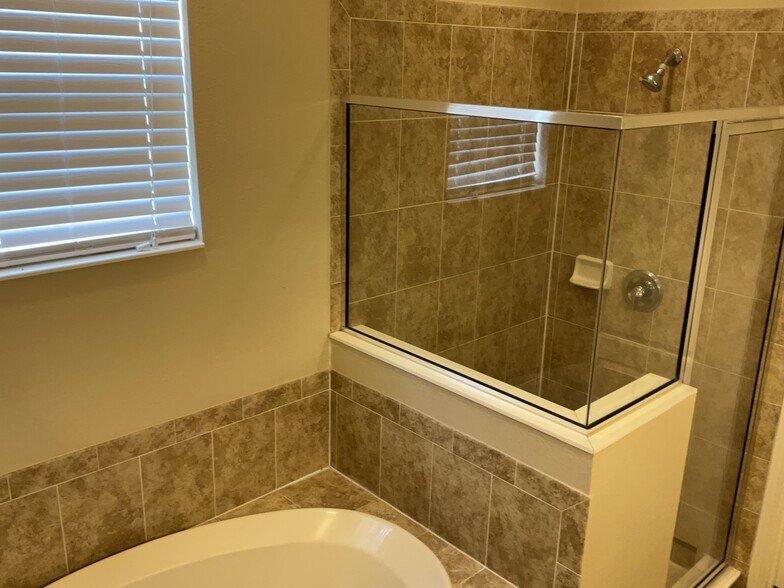 Building Photo - 15031 Skip Jack Loop