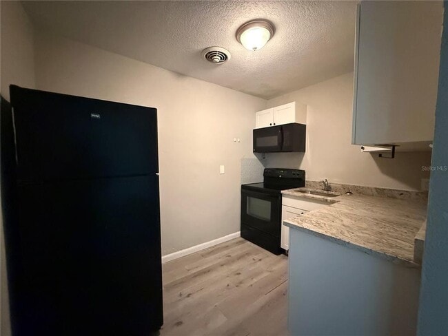 Building Photo - 808 Palm Bluff St