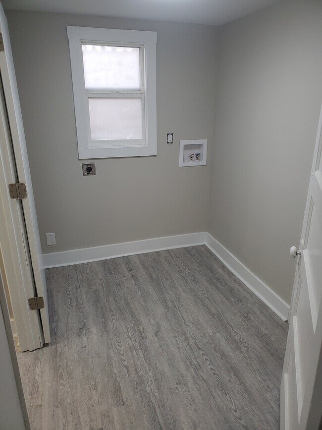 Building Photo - 405 N Boren St