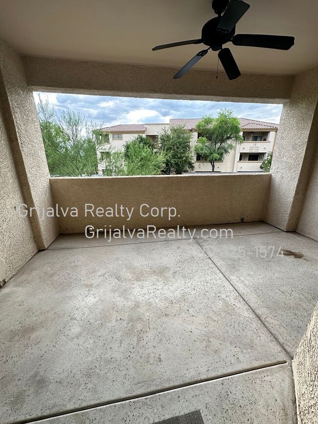 Building Photo - 2 Bed, 2 Bath Condo in Foothills Gated Com...