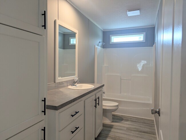 Building Photo - 602 Choo Choo Ln