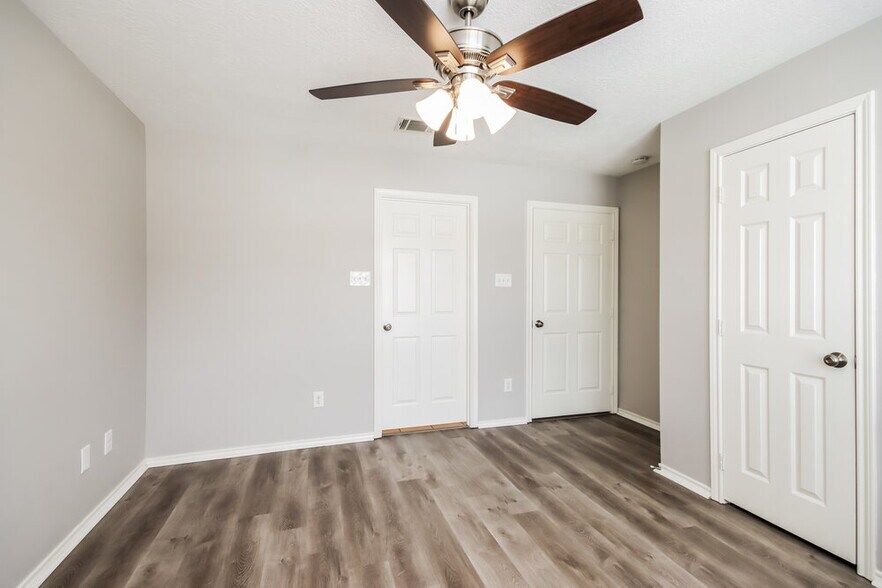 Building Photo - 12414 Shepherds Way
