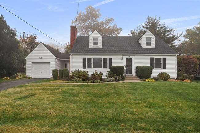 Building Photo - 216 S Poe St