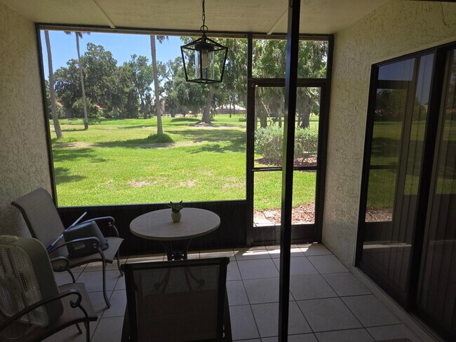 Building Photo - 1145 Country Club Dr