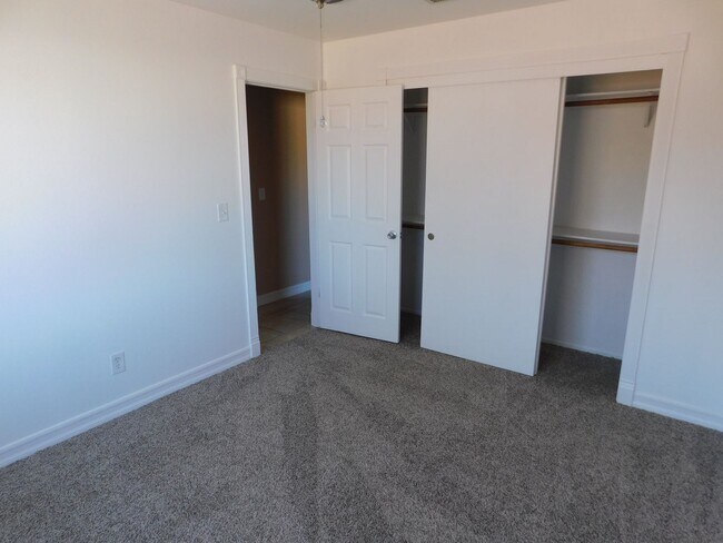 Building Photo - Gorgeous 3 Bed 2 Bath House in a Great Neighborhood