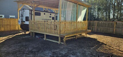 Building Photo - 206 New Iris Ln