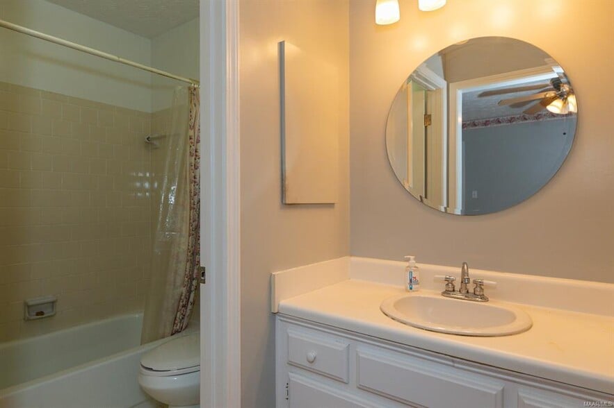 Building Photo - 6308 Tioga Rd