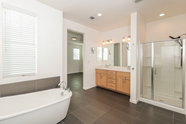 Building Photo - Natomas Meadows Community | Available Now