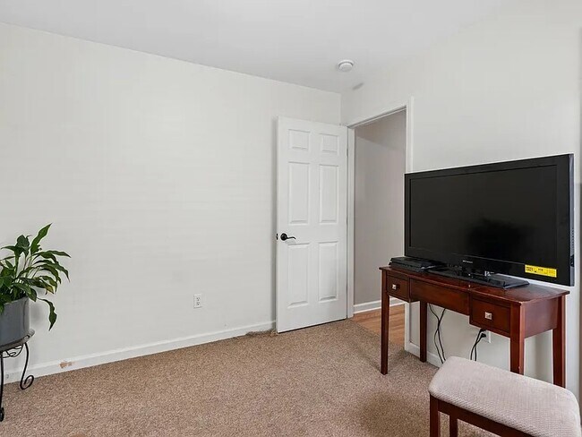 Building Photo - 509 Harold Prewett Dr