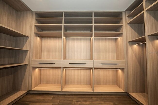 Building Photo - 3010 W Trilby Ave