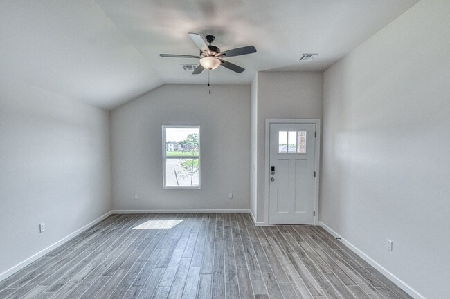 Building Photo - Brand New Construction in Varenna Landing!