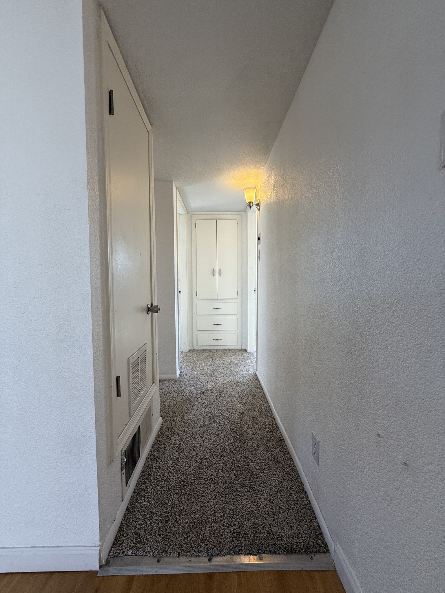 Building Photo - 123 E Apache St