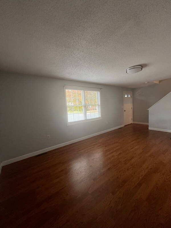 Building Photo - 775 Chicopee St