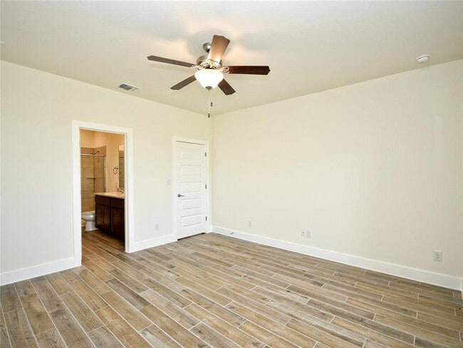 Building Photo - 408 Parkline Dr