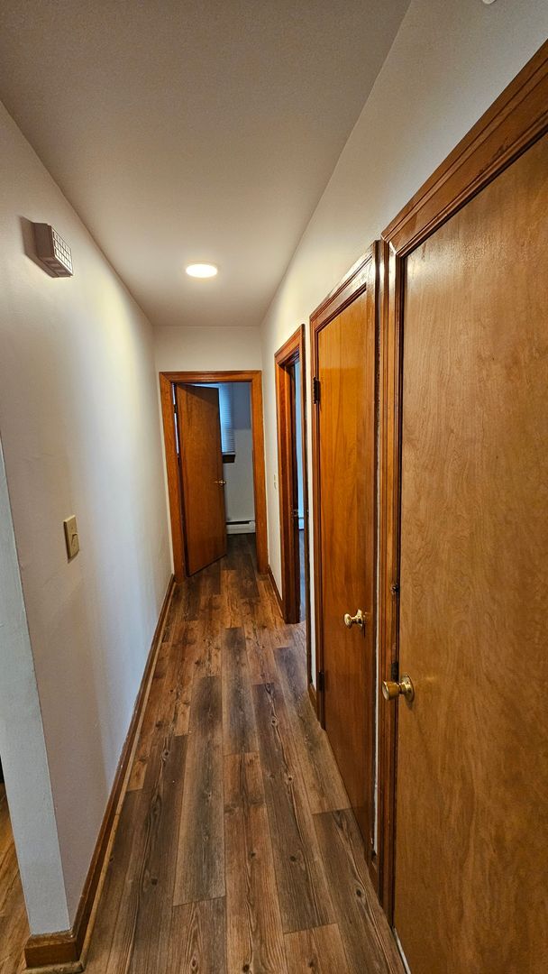 Building Photo - 3 Bedroom Single Family Home