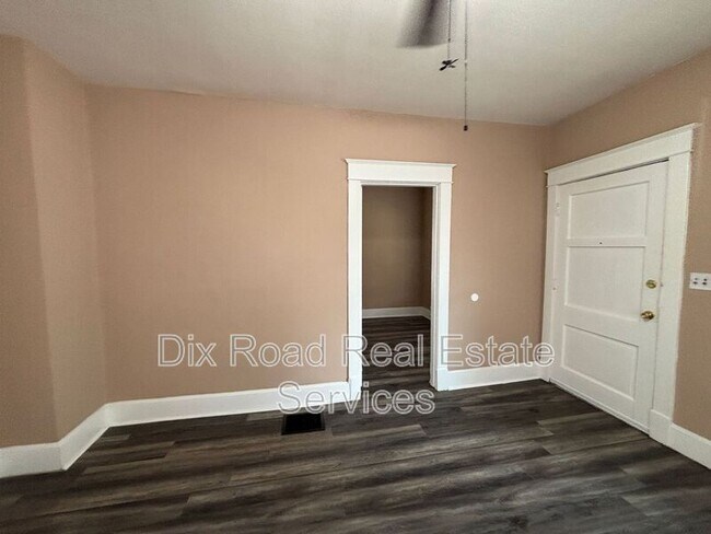 Building Photo - 708 Elwood St