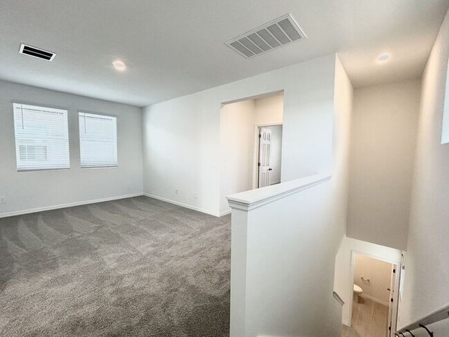 Building Photo - Brand New 3/2.5 Modern Home with a Loft an...