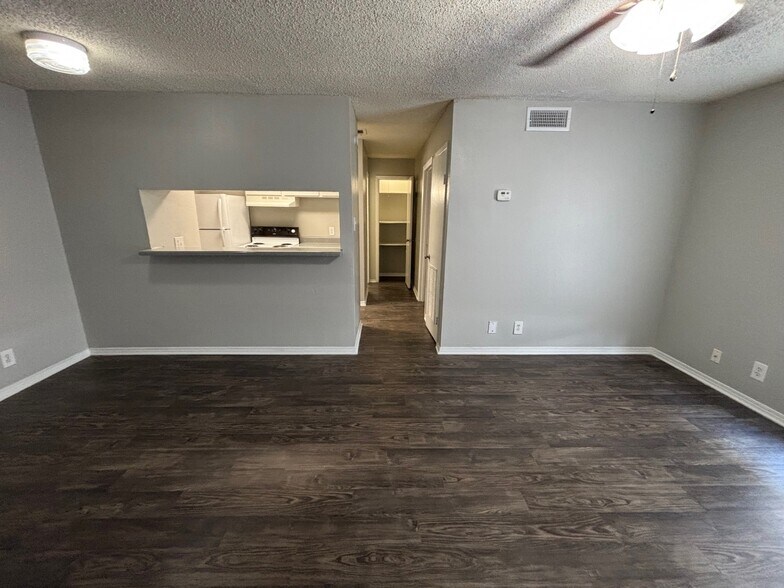 Building Photo - Edinburg Place Apartments