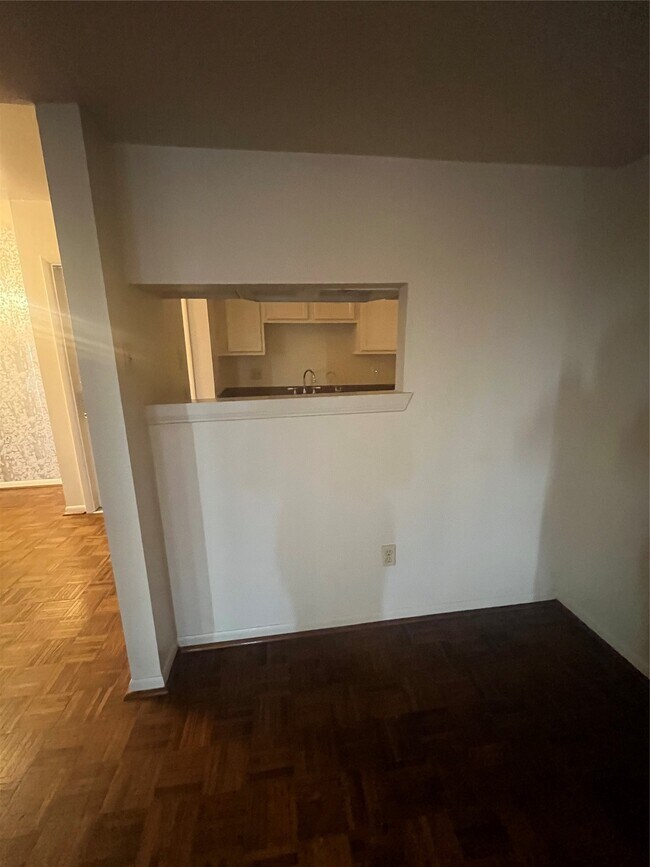 Building Photo - 8529 Hearth Dr