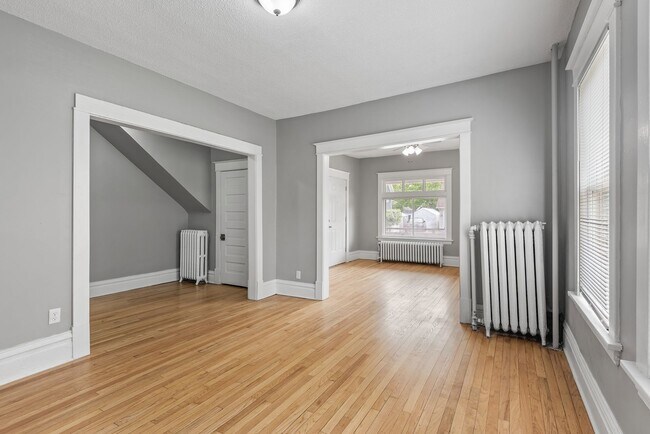 Building Photo - 211 Grotto St N