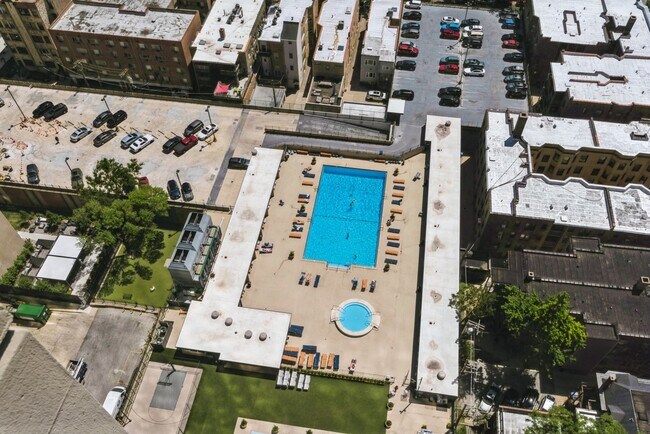 Building Photo - 655 W Irving Park Rd