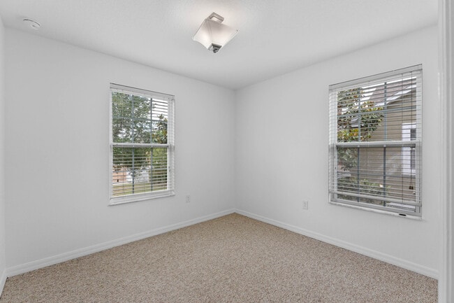 Building Photo - 7948 Edgewood Forest Dr
