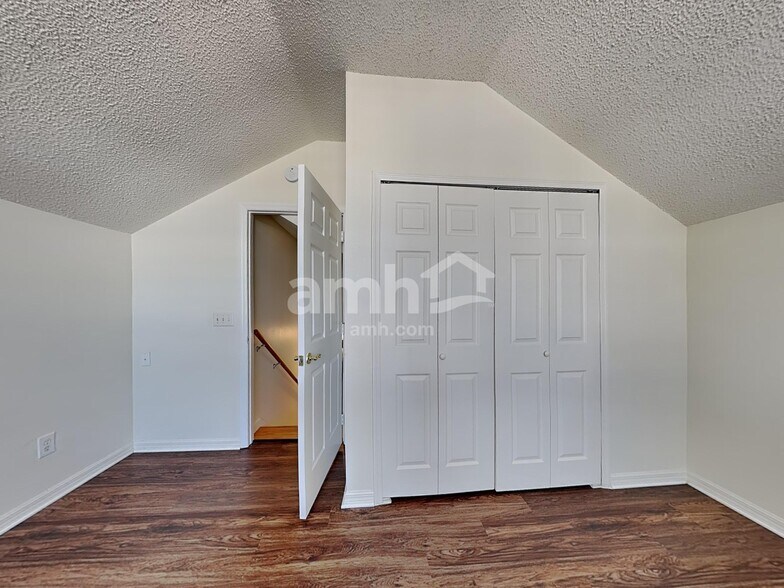 Building Photo - 256 Daniels Pointe Dr