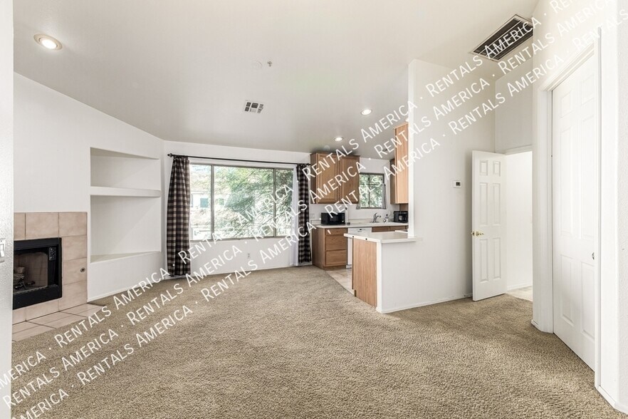 Building Photo - 7550 E Earll Dr