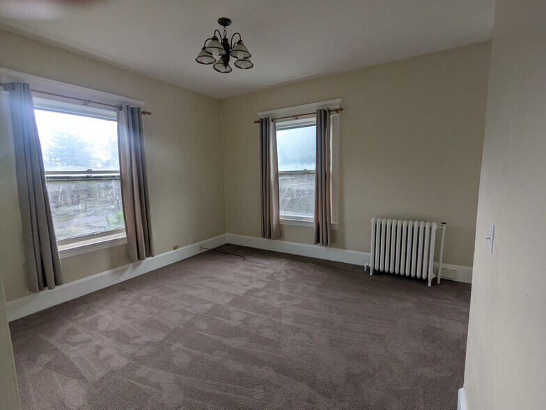 Living Room - 1435 SW Harrison St