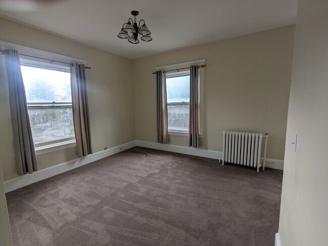 Living Room - 1435 SW Harrison St