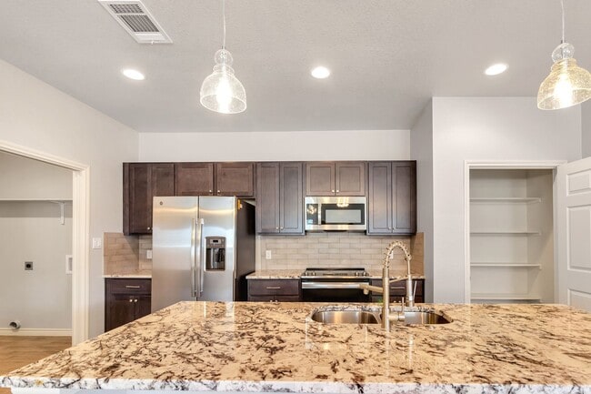 Building Photo - 643 County Rd 306