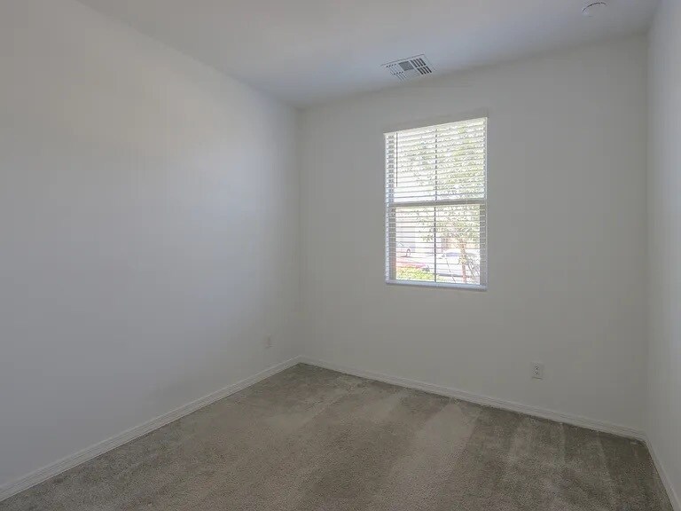 Building Photo - 832 S Strahan Pl