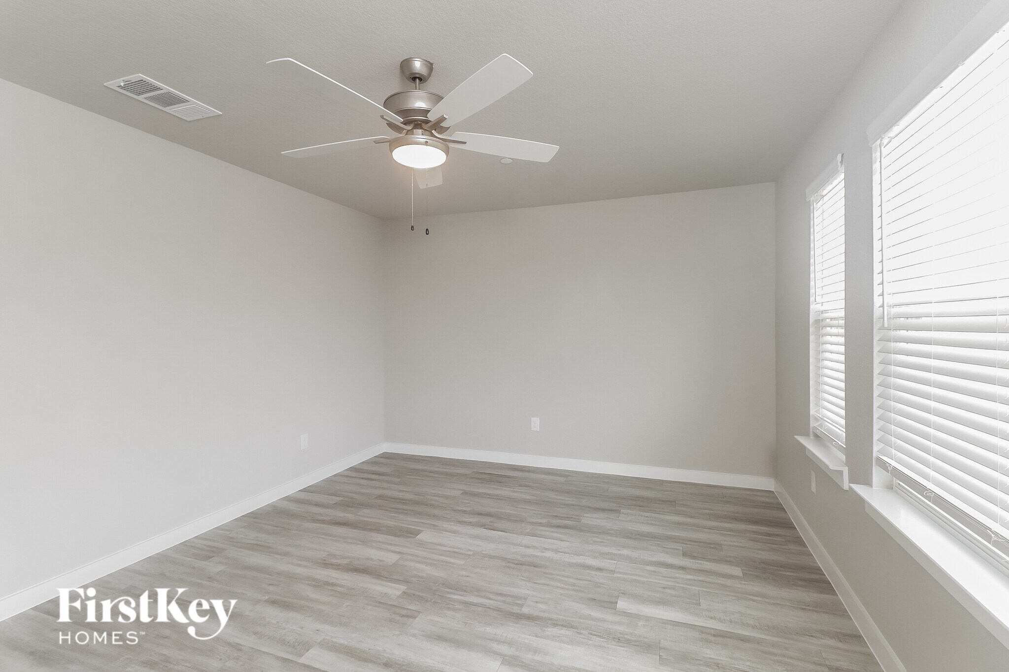 Building Photo - 340 Niki Dr