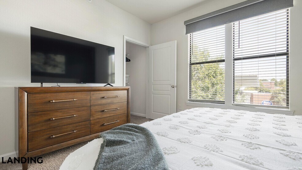 Building Photo - 10051 Perimeter Station Dr