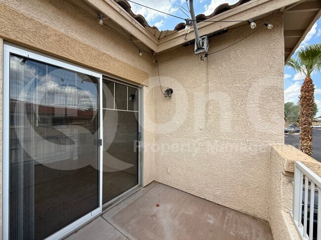 Building Photo - 525 N Miller Rd
