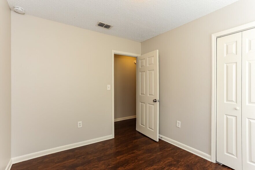 Building Photo - 1353 Palmetto St