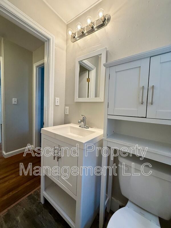Building Photo - 5514 Rosemont Dr