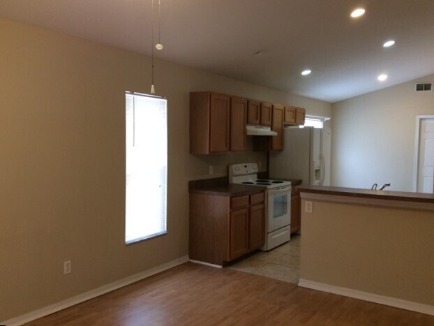 Building Photo - 10942 Brown Trout Cir