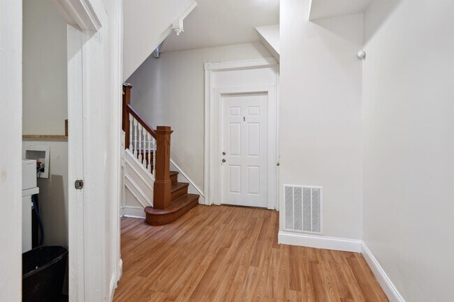Building Photo - 1606 Gwynns Falls Pkwy