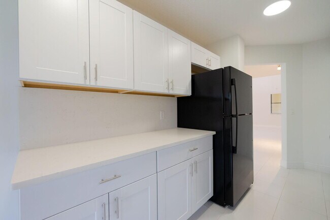 Building Photo - 12236 Sag Harbor Ct