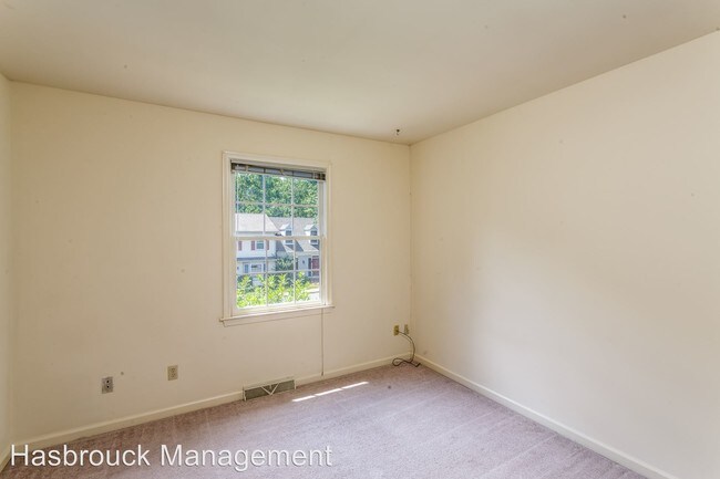 Building Photo - 3 br, 2.5 bath House - 1001 Huntwood Lane