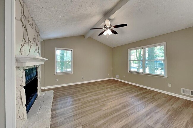 Building Photo - 2693 Raven Trail NE