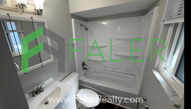 Building Photo - 1066 Pritz Ave