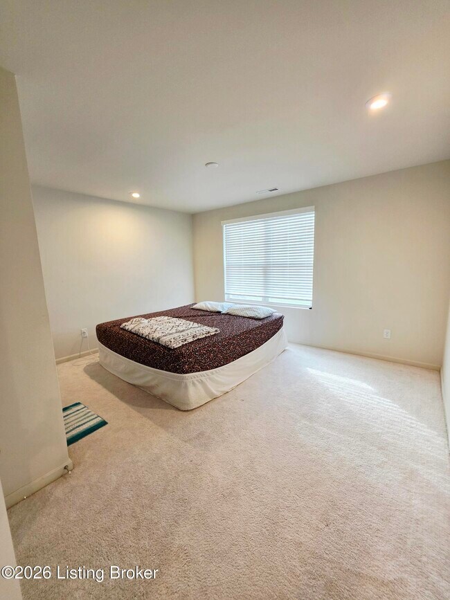 Building Photo - 17505 Shakes Creek Dr