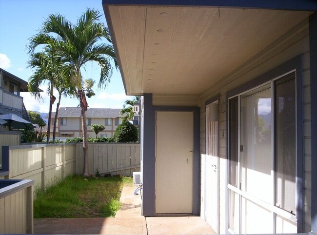 Building Photo - 2 Bedroom, 2 bath, 2 parking Bottom Floor ...