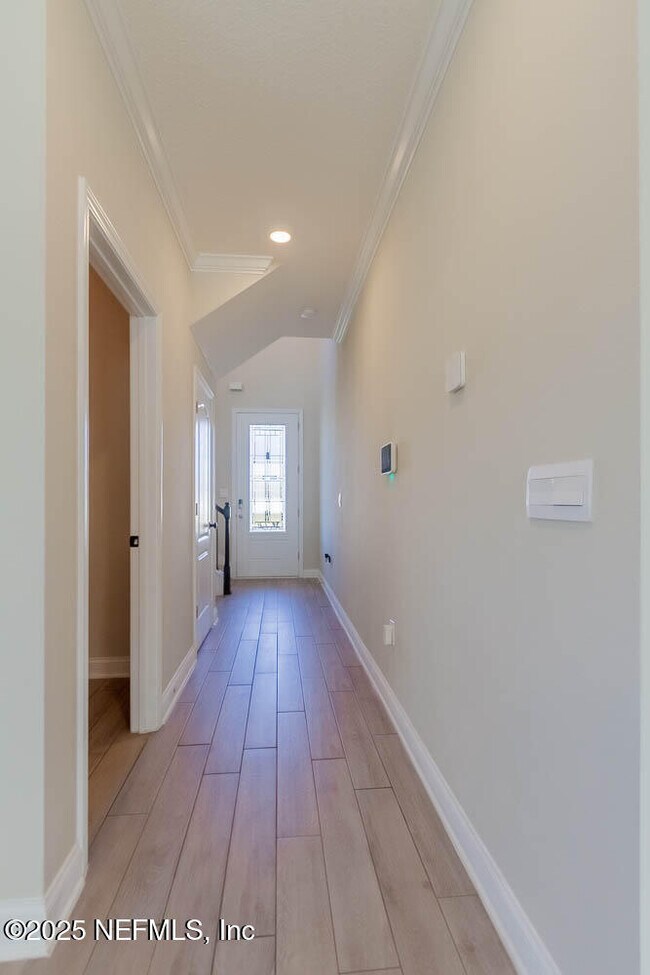 Building Photo - 258 Thistleton Wy