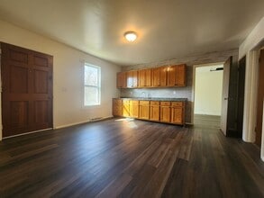 Building Photo - 1106 Rixon St