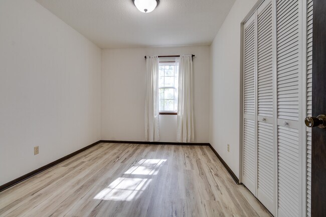 Building Photo - 1204 E 27th St